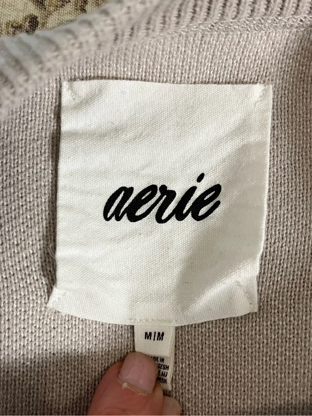 Aerie “New York” Logo 100% Cotton Pullover Sweatshirt in Beige. Medium - Picture 3 of 6